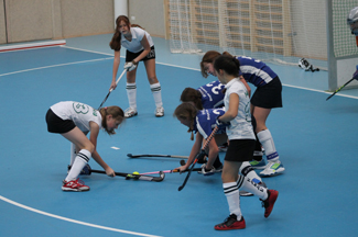 Die Mädchen B des 1. Hanauer THC e.V. zu Gast beim B-Cup 2012 in Bremen - Hanna Brade in Aktion
